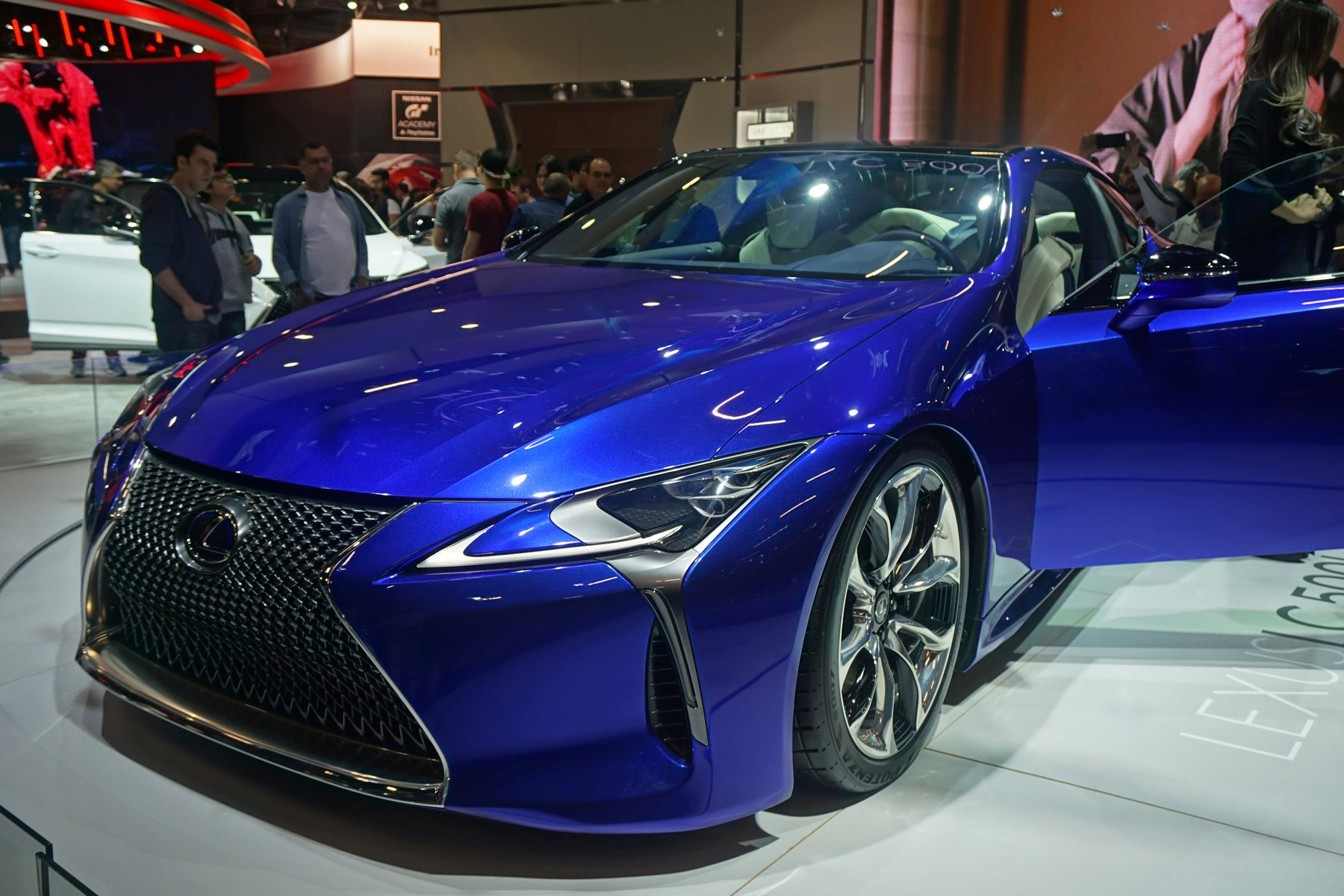 Cupê premium em exposição no Salão do Automóvel de São Paulo, Brasil